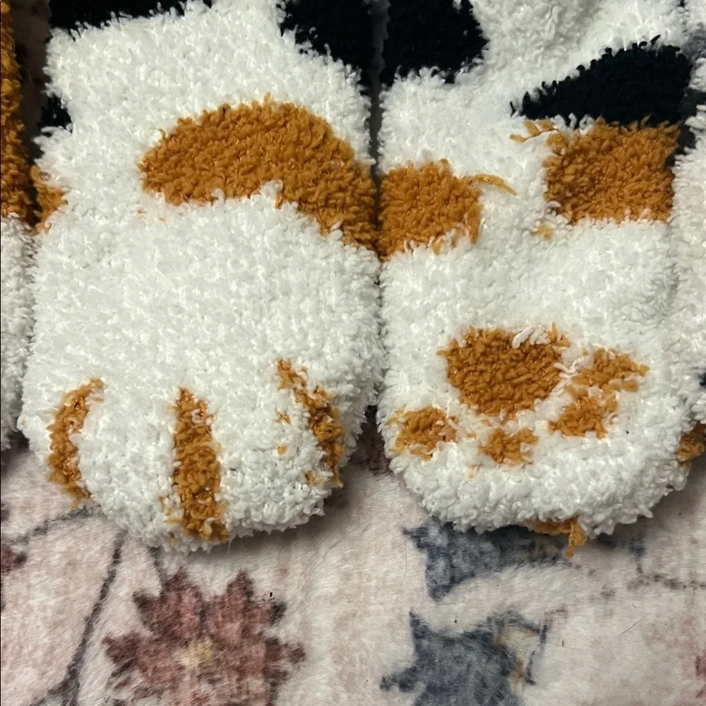 Cat Lovers Cute Cat Paw Fuzzy Socks Bundle